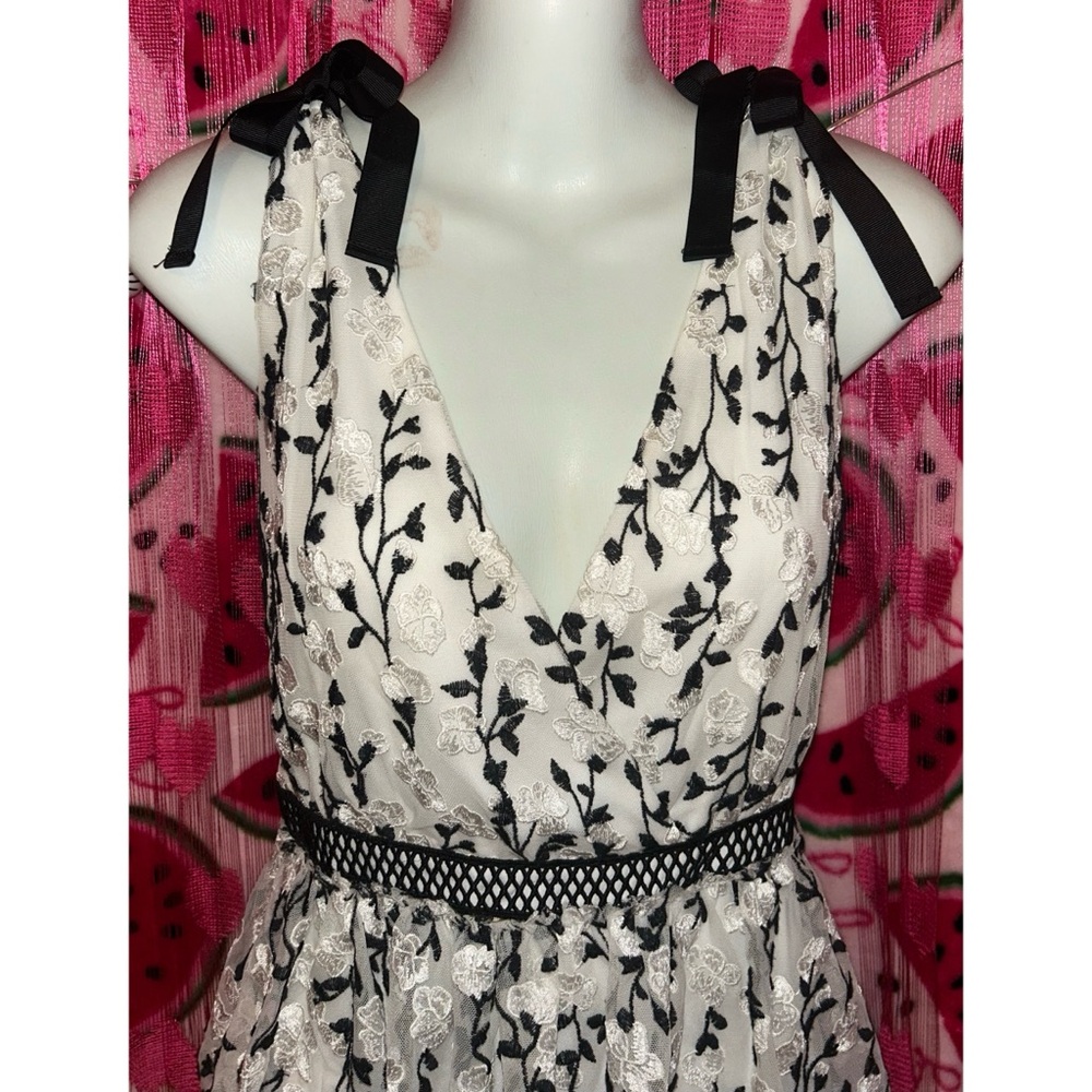 🤍🖤 Bardot Floral Ruffle Layered Dress